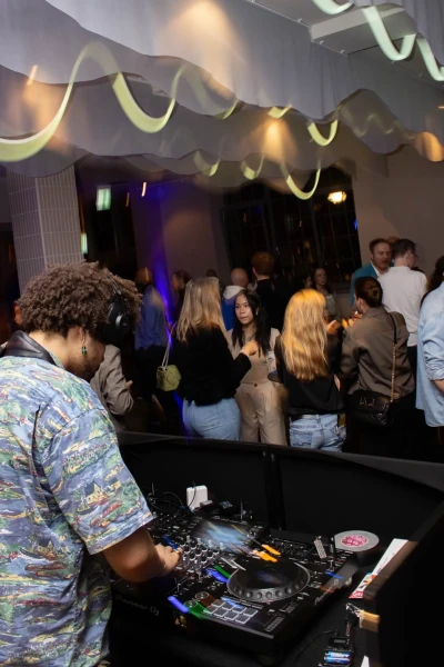 Firmenfeier DJ Party GOOSE Eventspace Frankfurt - Eventlocation für bis 199 Personen
